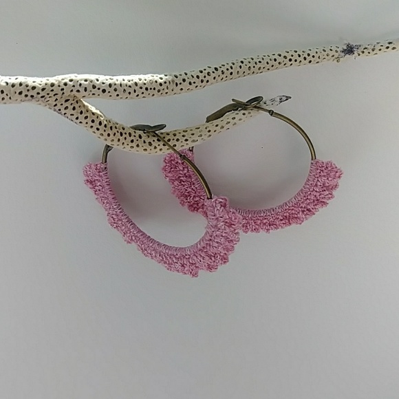 Small Pink Crochet Brass Flower Earring - Picture 2 of 8